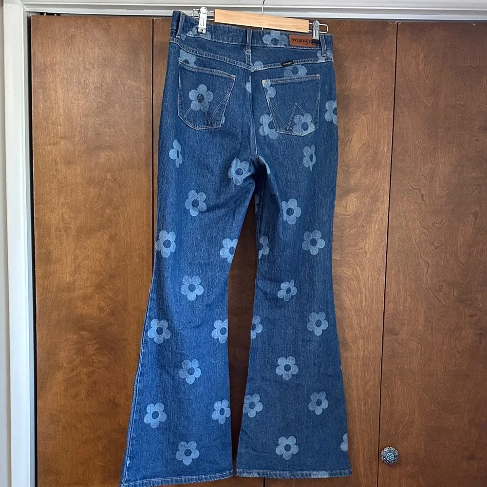 Wrangler Daisy Print Flare Jeans - Picture 4 of 4